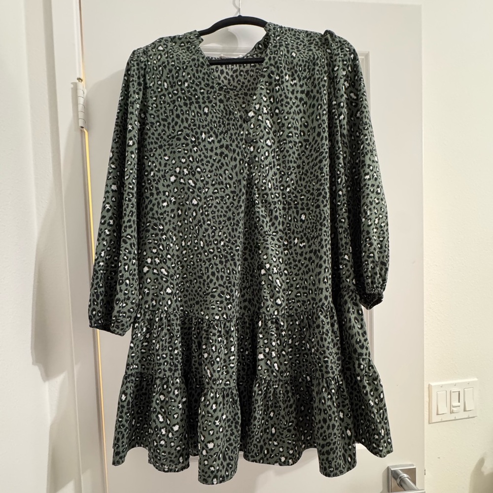 Green cheetah leopard shirt dress medium